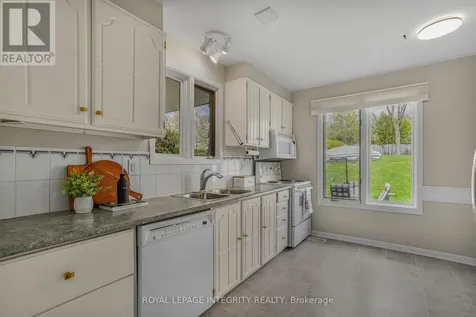 74 Valewood Crescent Ottawa ON K1B 4E8