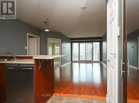 200 Rideau Street Ottawa ON K1N 5Y1