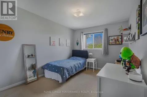 172 Colliston Crescent Ottawa ON K1V 2J5