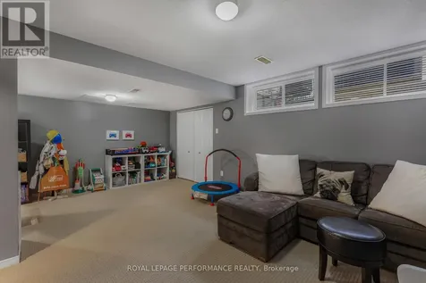 172 Colliston Crescent Ottawa ON K1V 2J5