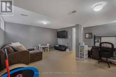 172 Colliston Crescent Ottawa ON K1V 2J5