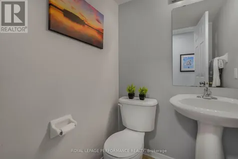 172 Colliston Crescent Ottawa ON K1V 2J5