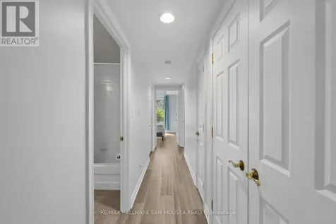 70 Robson Court Ottawa ON K2K 2W1