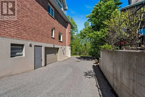 70 Robson Court Ottawa ON K2K 2W1