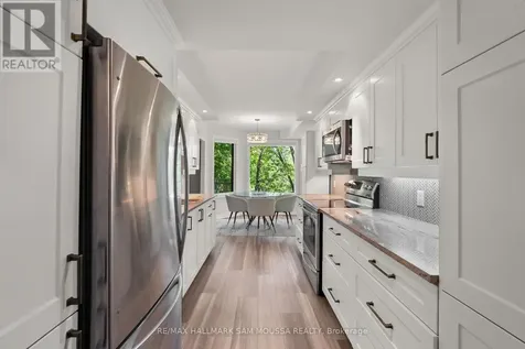70 Robson Court Ottawa ON K2K 2W1