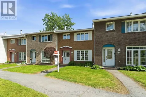 2051 Jasmine Crescent Ottawa ON K1J 7W2