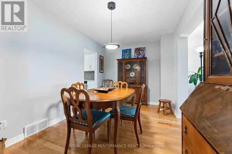 2051 Jasmine Crescent Ottawa ON K1J 7W2