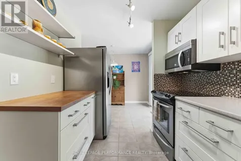 2051 Jasmine Crescent Ottawa ON K1J 7W2