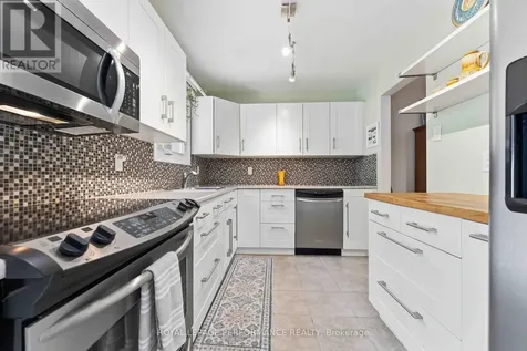 2051 Jasmine Crescent Ottawa ON K1J 7W2
