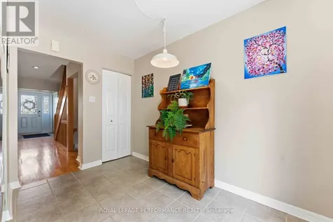 2051 Jasmine Crescent Ottawa ON K1J 7W2