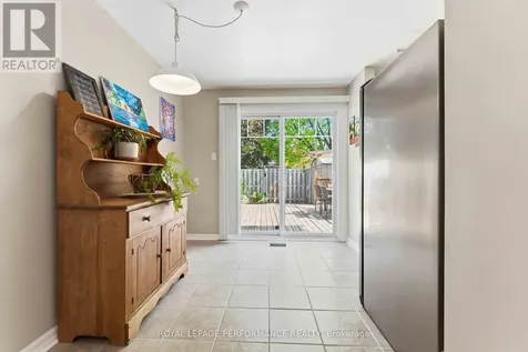 2051 Jasmine Crescent Ottawa ON K1J 7W2