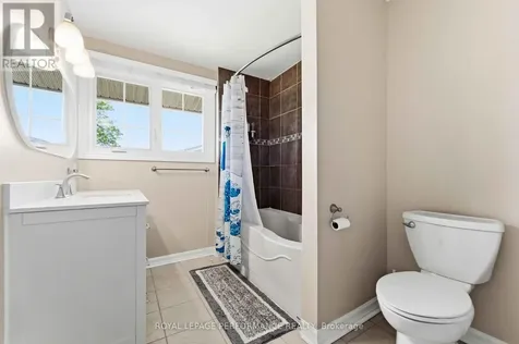 2051 Jasmine Crescent Ottawa ON K1J 7W2