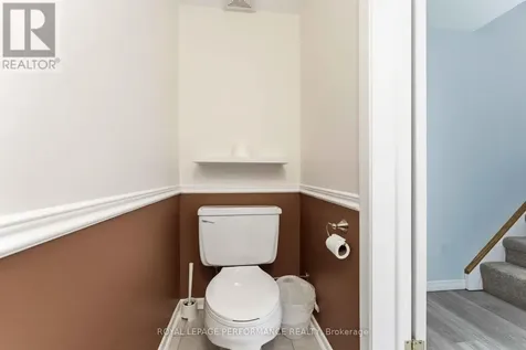2051 Jasmine Crescent Ottawa ON K1J 7W2