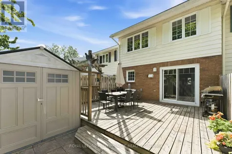 2051 Jasmine Crescent Ottawa ON K1J 7W2