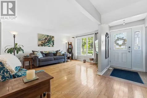 2051 Jasmine Crescent Ottawa ON K1J 7W2