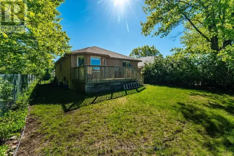 24 Marchand Drive Penetanguishene ON L9M 2J2