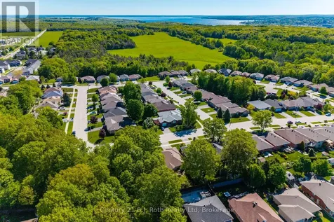 24 Marchand Drive Penetanguishene ON L9M 2J2