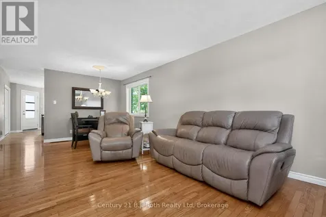 24 Marchand Drive Penetanguishene ON L9M 2J2