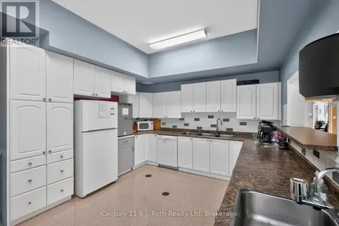 24 Marchand Drive Penetanguishene ON L9M 2J2