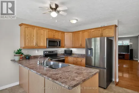 24 Marchand Drive Penetanguishene ON L9M 2J2