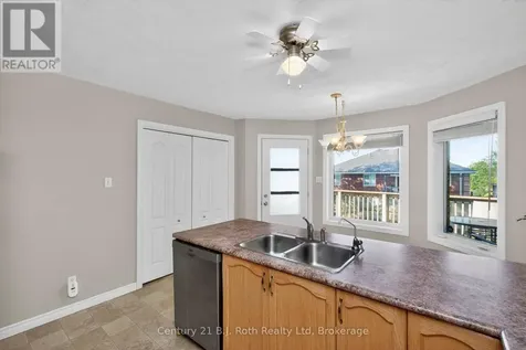 24 Marchand Drive Penetanguishene ON L9M 2J2