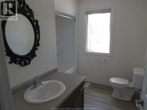 89 Oak Street East Leamington ON N8H 2C7