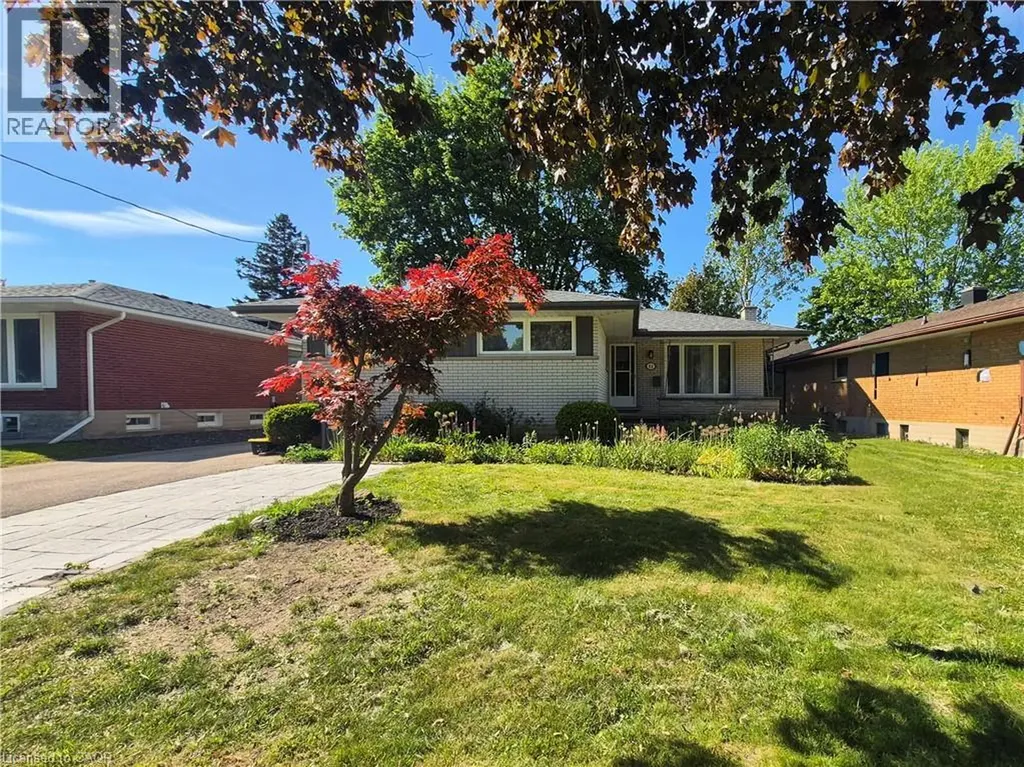 11 Duncairn Avenue Kitchener ON N2M 4S5