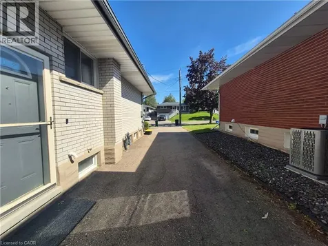11 Duncairn Avenue Kitchener ON N2M 4S5