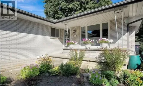 11 Duncairn Avenue Kitchener ON N2M 4S5