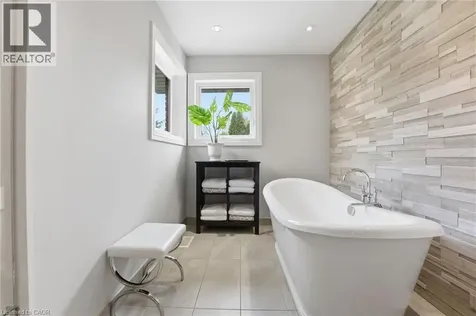 28 Deerview Avenue Ancaster ON L9G 4R8