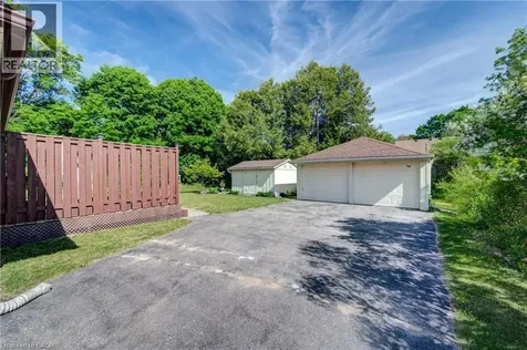 251 Union Street East Waterloo ON N2J 1E3