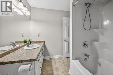 1041 Pine Street Dunnville ON N1A 2N1