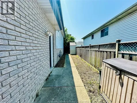 1655 Birchwood Crescent Lakeshore ON N8L 1E3