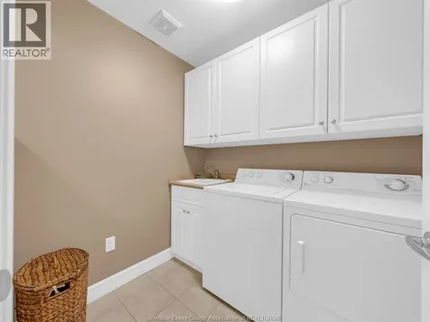 1630 Naples Crescent Lasalle ON N9J 3Y9