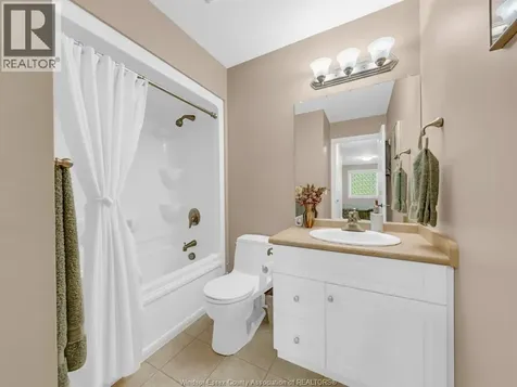 1630 Naples Crescent Lasalle ON N9J 3Y9