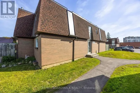392 Garden Glen Private Ottawa ON K2G 1E4