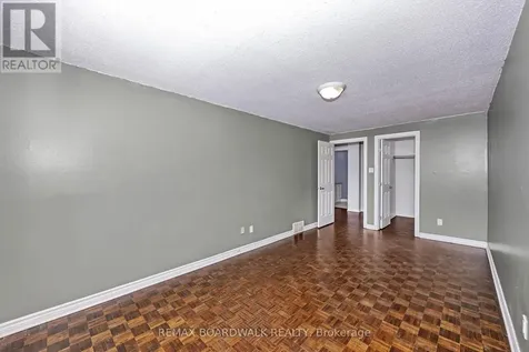 392 Garden Glen Private Ottawa ON K2G 1E4