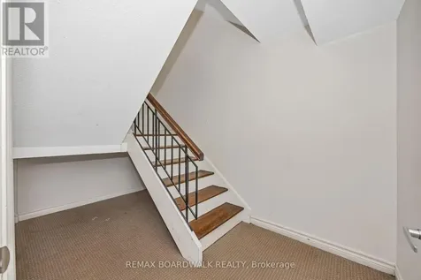 392 Garden Glen Private Ottawa ON K2G 1E4