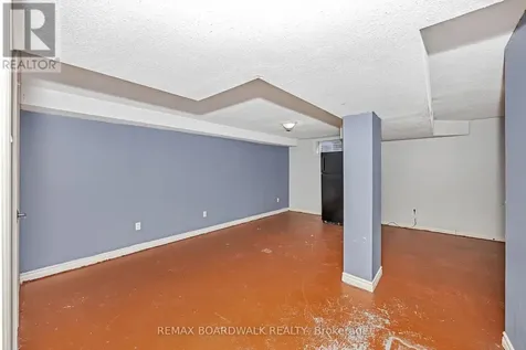 392 Garden Glen Private Ottawa ON K2G 1E4