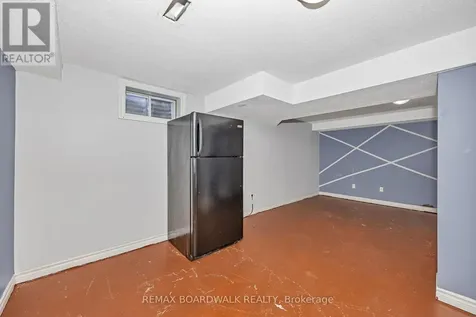 392 Garden Glen Private Ottawa ON K2G 1E4