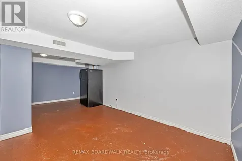 392 Garden Glen Private Ottawa ON K2G 1E4