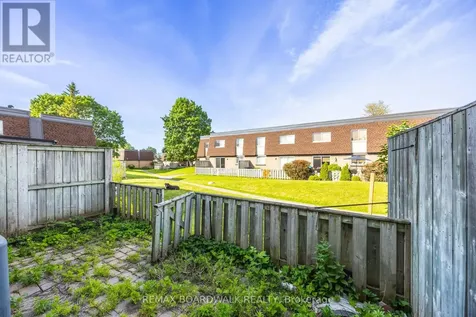 392 Garden Glen Private Ottawa ON K2G 1E4