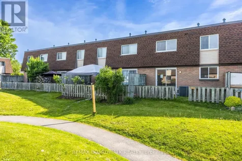 392 Garden Glen Private Ottawa ON K2G 1E4