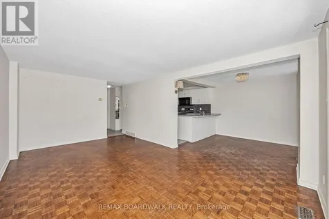 392 Garden Glen Private Ottawa ON K2G 1E4