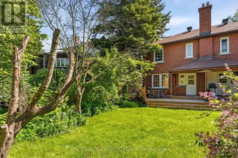392 Piccadilly Avenue North Ottawa ON K1Y 0H4