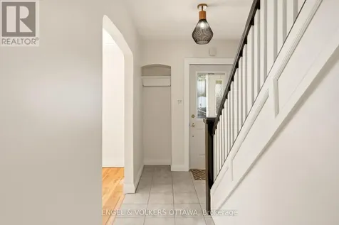 392 Piccadilly Avenue North Ottawa ON K1Y 0H4