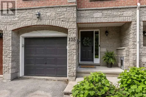 125 Arcola Private Ottawa ON K1K 4W9