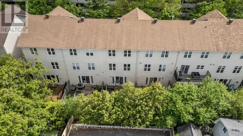 125 Arcola Private Ottawa ON K1K 4W9