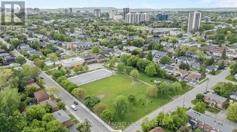 125 Arcola Private Ottawa ON K1K 4W9