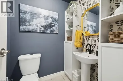 28 St Matthews Avenue Hamilton ON L8L 5P3